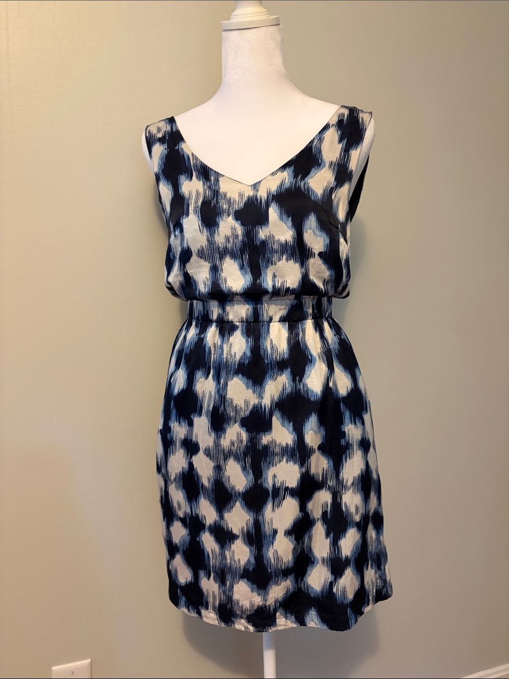 H&M Navy and White Sleeveless V-Neck Mini Dress